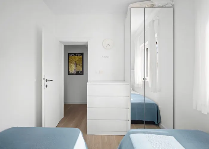Urban Loft Next To The Διαμέρισμα *