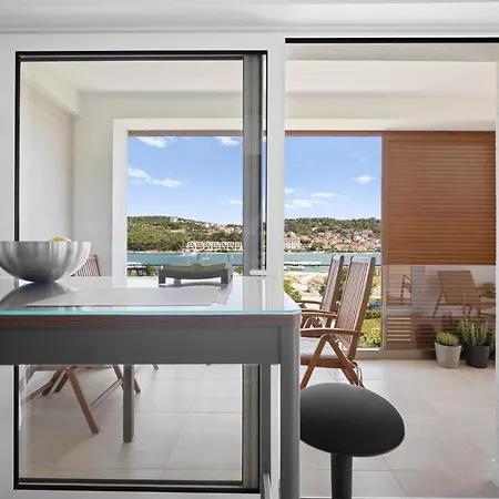 Urban Loft Next To The Trogir