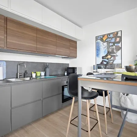Urban Loft Next To The Apartment