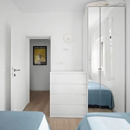 Urban Loft Next To The شقة *