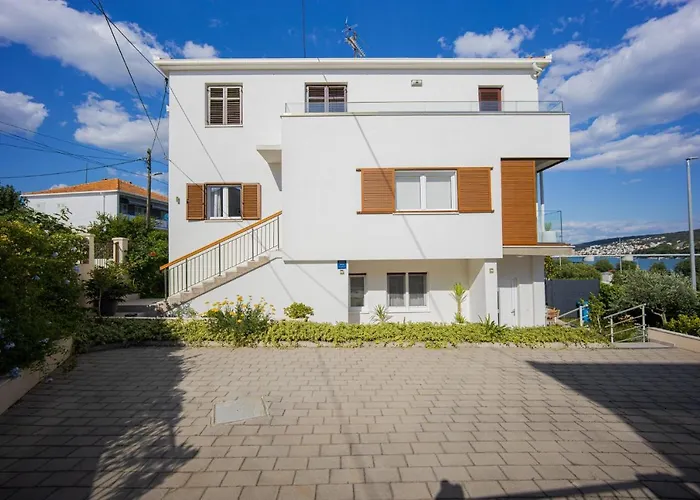 Apartment Urban Loft Next To The Trogir